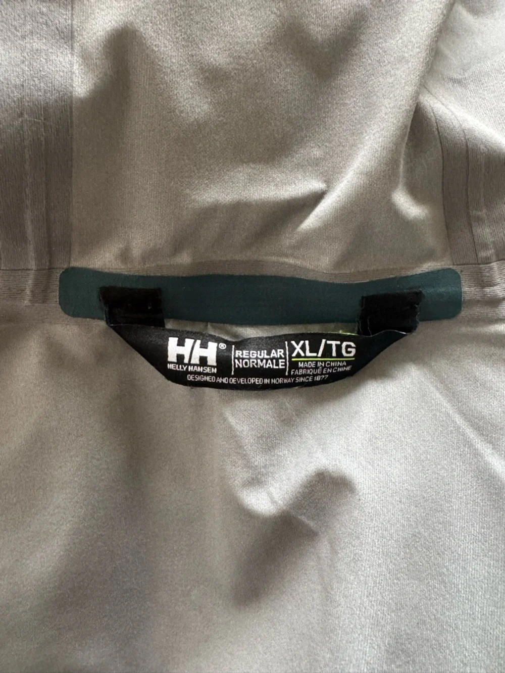 Helly Hansen Women's Teal Waterproof Hooded Jacket - Picture 5 of 5